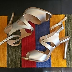 Westies goldtone high heels open toe shoes 7